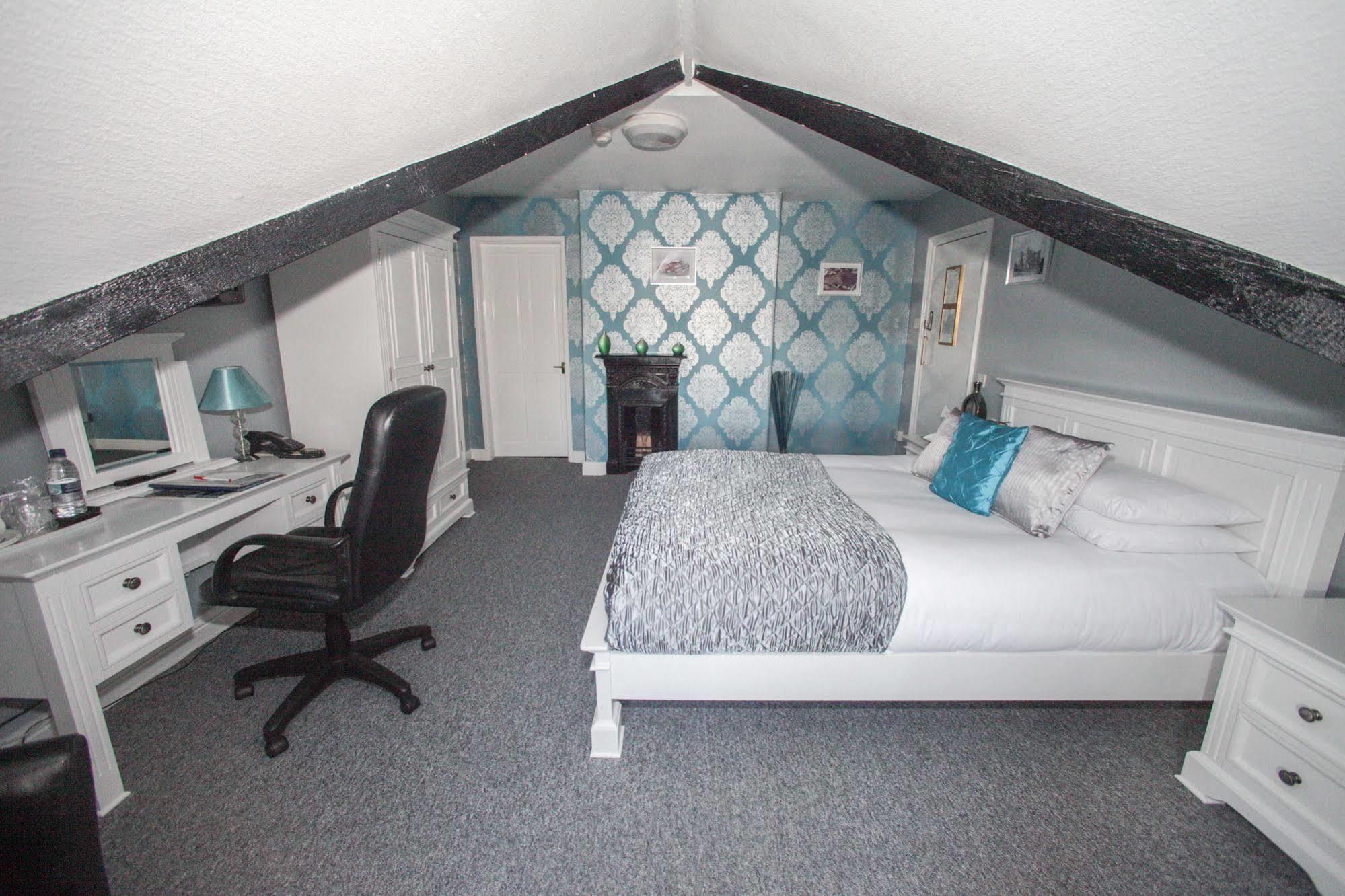 Tower House Executive Guest House Pontefract Exteriör bild